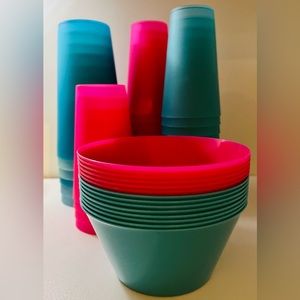Unknown Brand, Fuchsia/Teal Plastic Tumblers/Bowls for indoor/outdoor use